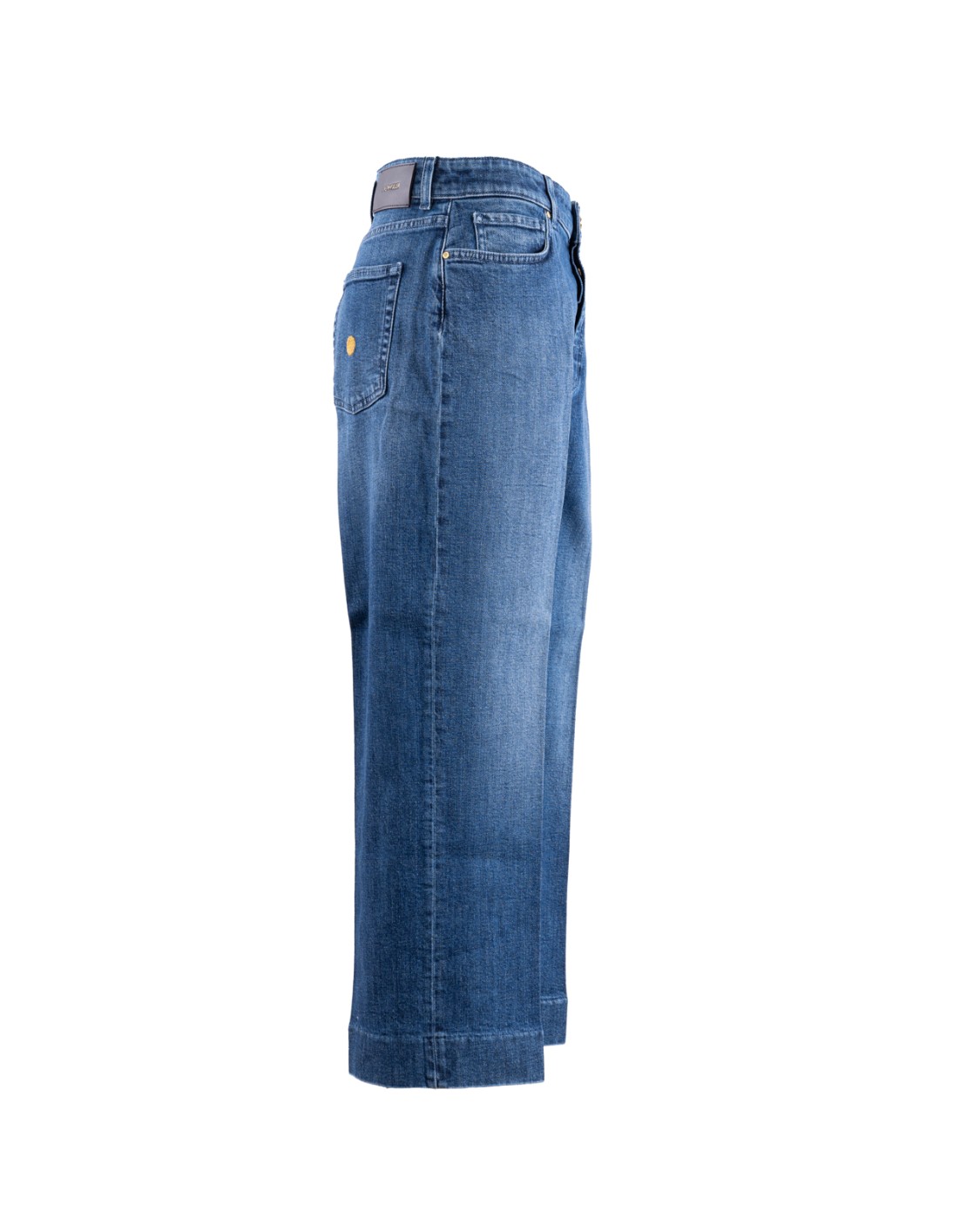 shop DON THE FULLER  Jeans: Don The Fuller denim "Stoccarda".
Vestibilità ampia e corta.
Lavaggio: blu.
Abbottonatura con bottoni dorati, targhetta in pelle rosa, puntino rosa.
Composizione: 98% cotone organico 2% elastan riciclato.
Made in Italy.. STOCCARDA DTF-D number 8217529